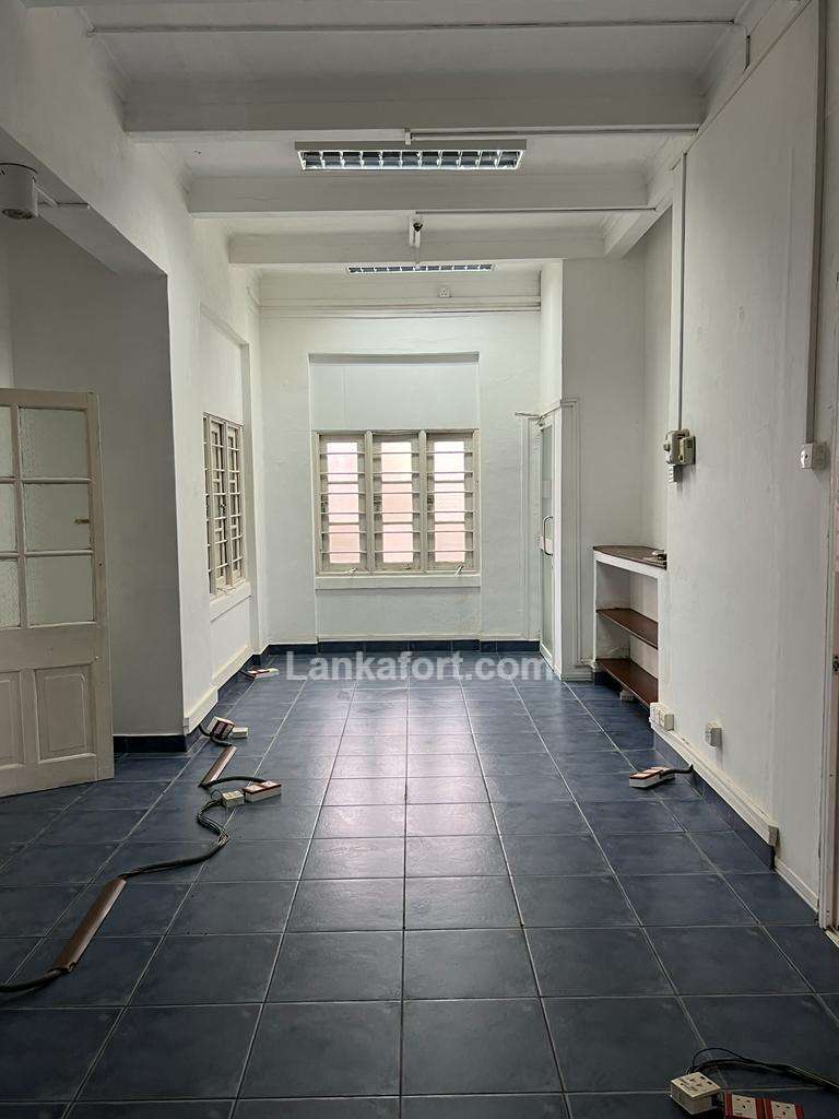 2700 Sqft Ground Floor Office Space in Kollupitiya wp1968c29c